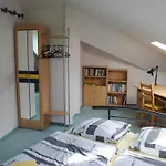 Luxurioese In Mit Garten Appartement Boddin