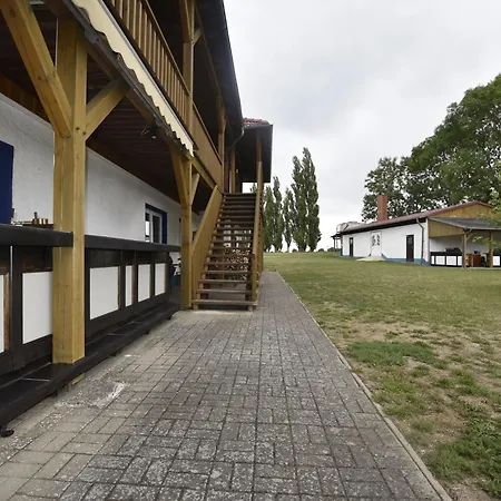 Luxurioese In Mit Garten *